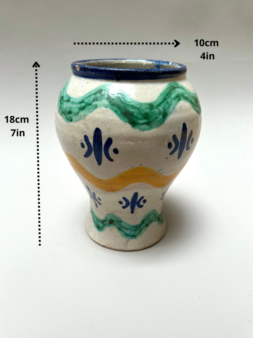 Keraaminen antiikkimaljakko