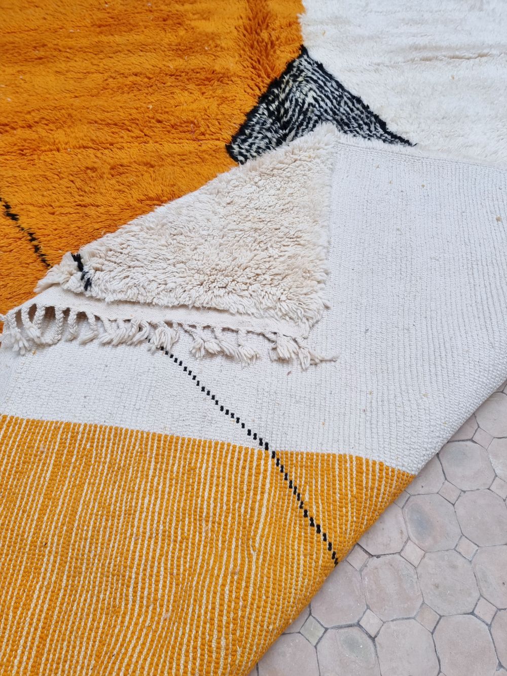 Moroccan Hanzo Rug 315x210cm