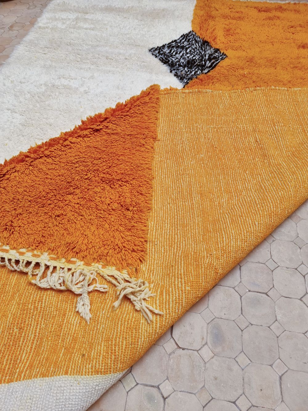 Moroccan Hanzo Rug 325x215cm