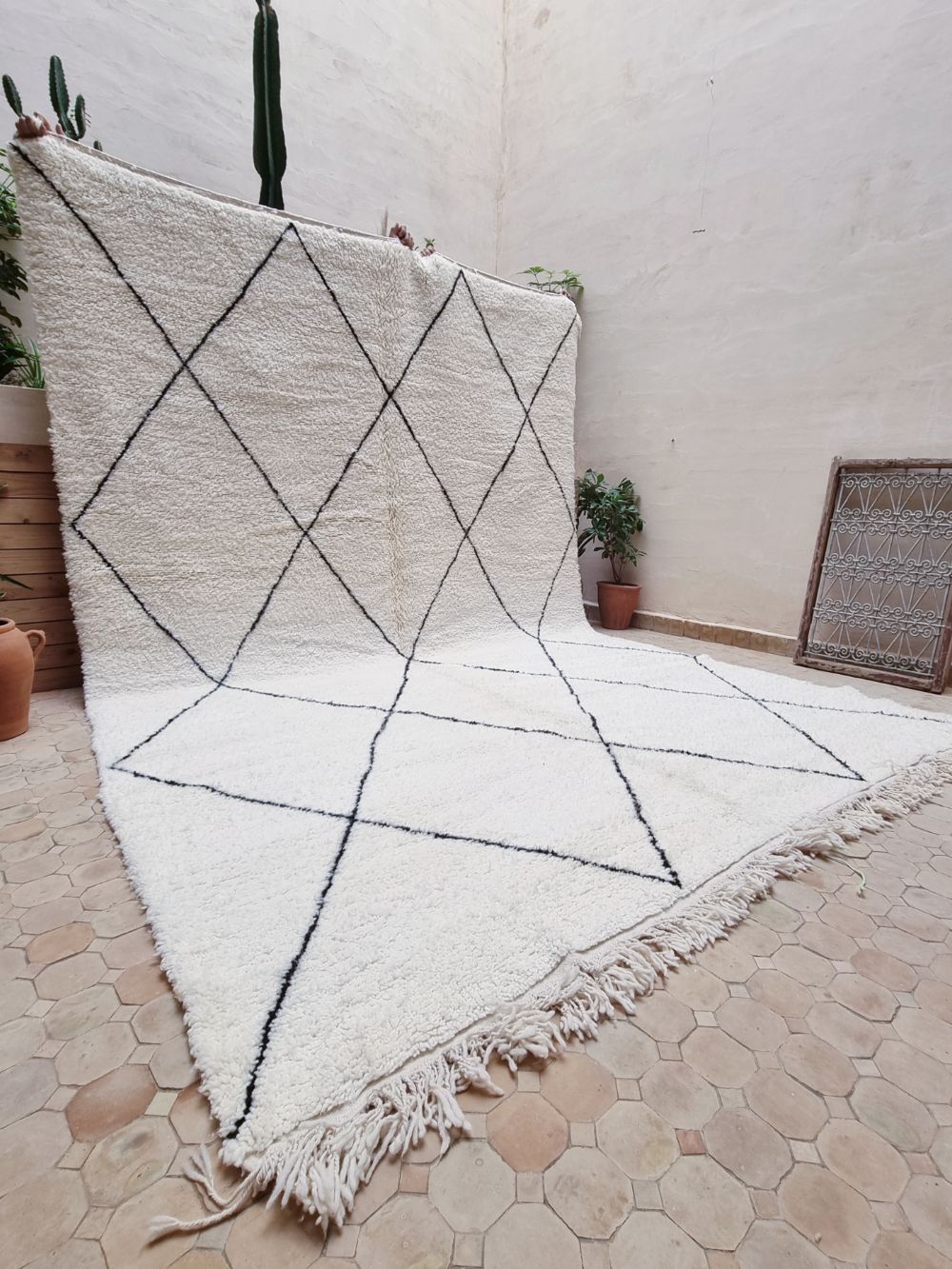 Moroccan Diamond Rug 370x250cm