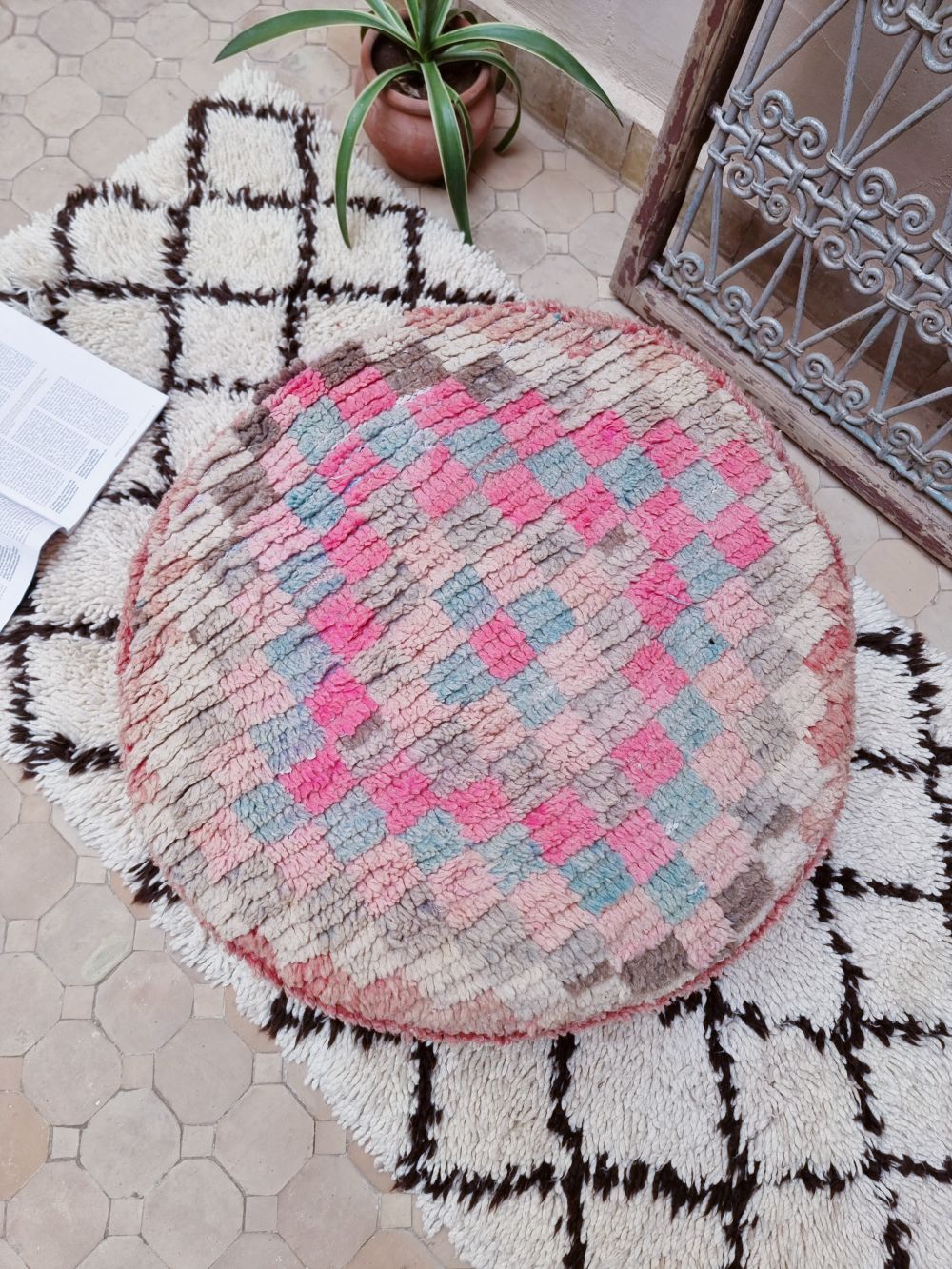 Moroccan Vintage Checkered Round Pouf