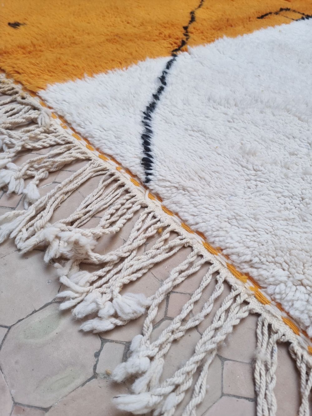 Moroccan Hanzo Rug 220x160cm