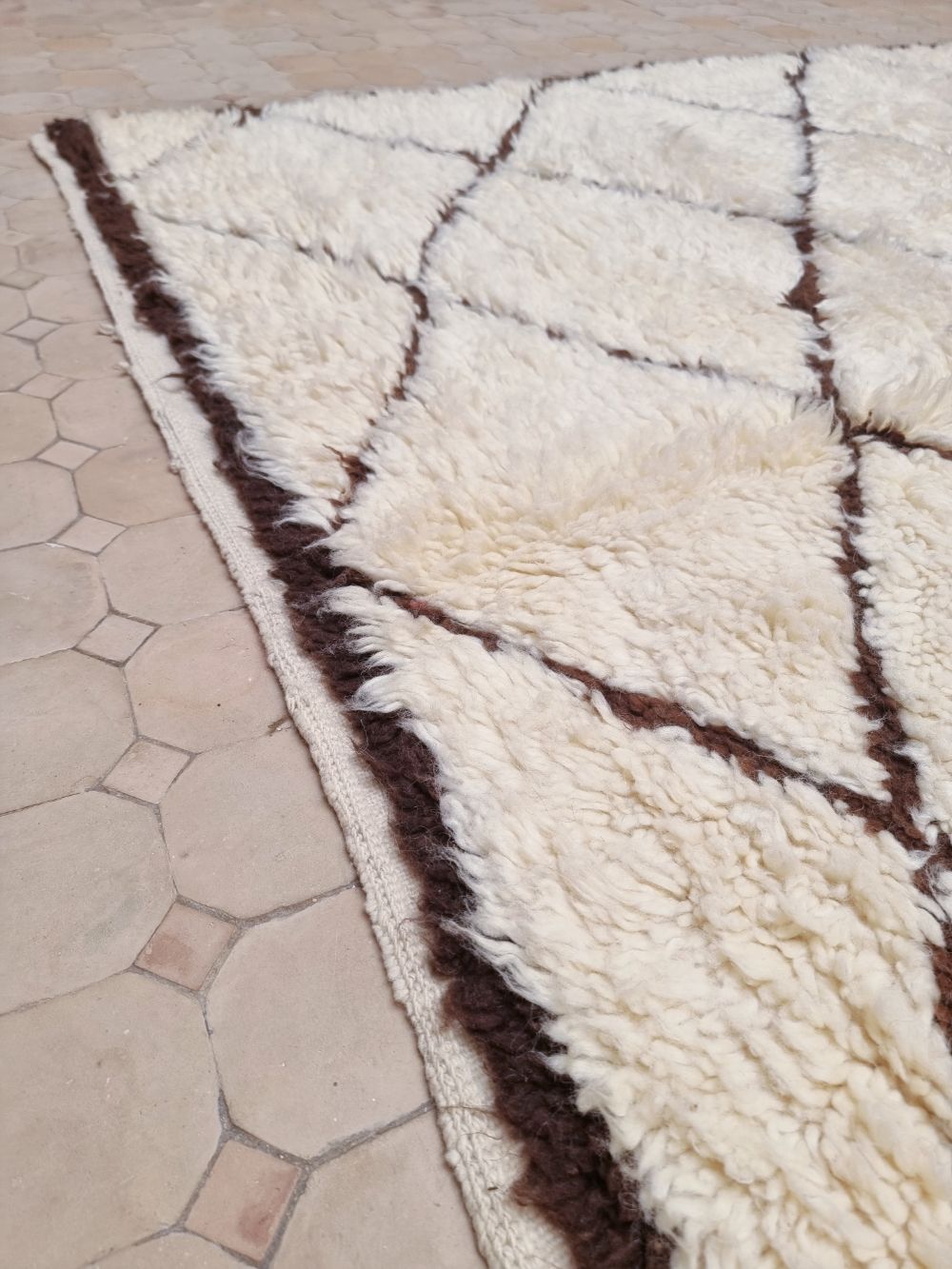 Marokkolainen vintage Beni Ouarain matto 240x175cm