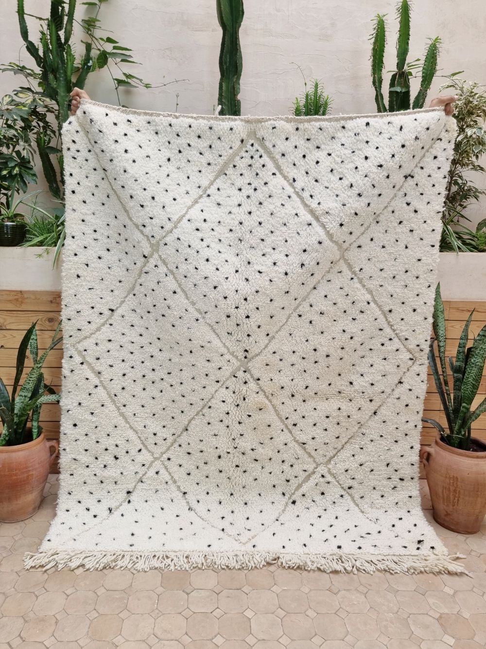 Marokkolainen pilkullinen matto 190x150cm