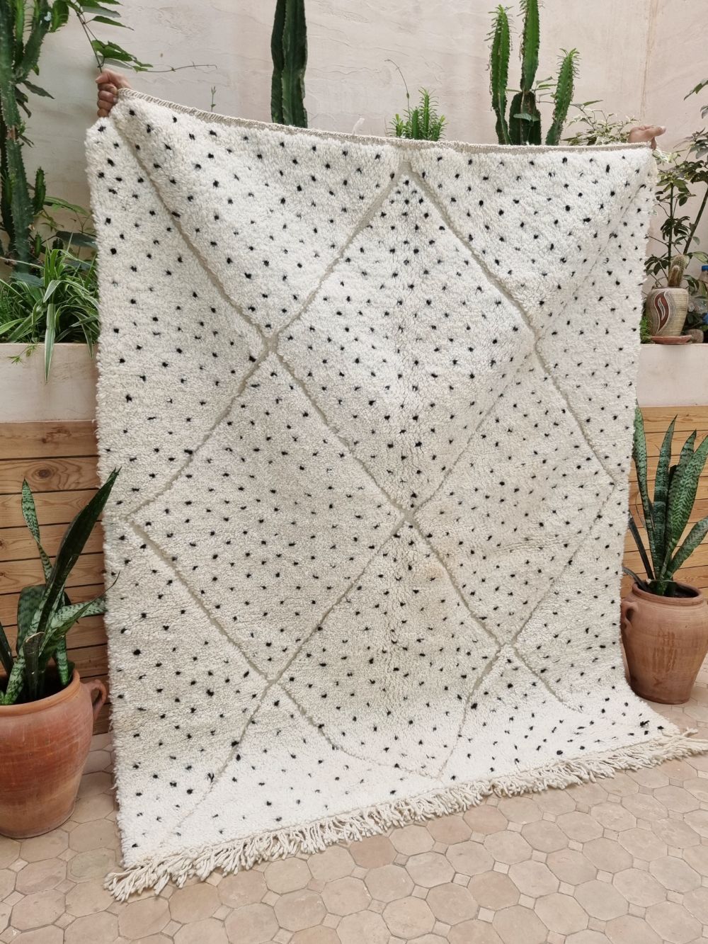 Marokkolainen pilkullinen matto 190x150cm