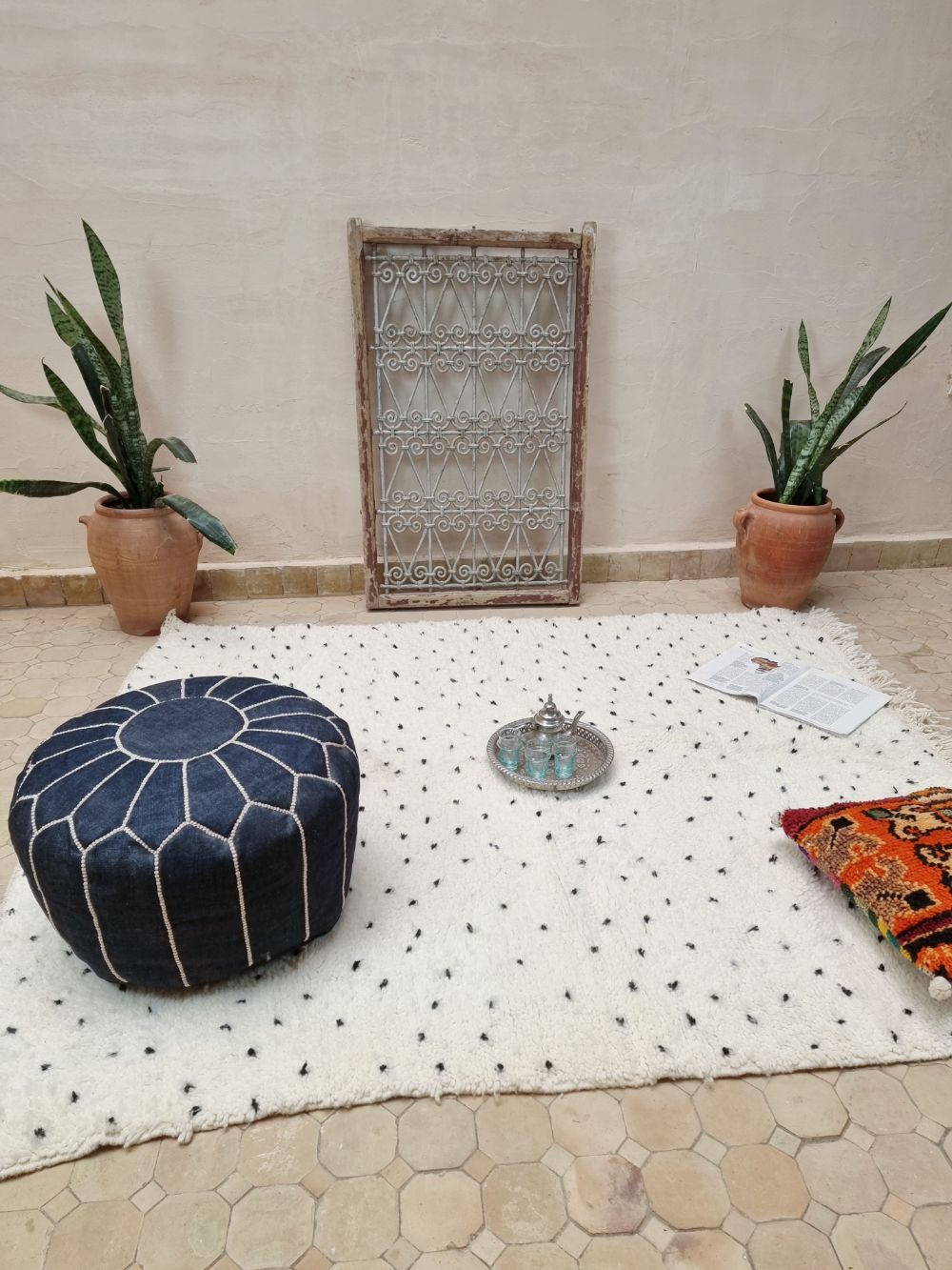 Marokkolainen pilkullinen matto 185x150cm