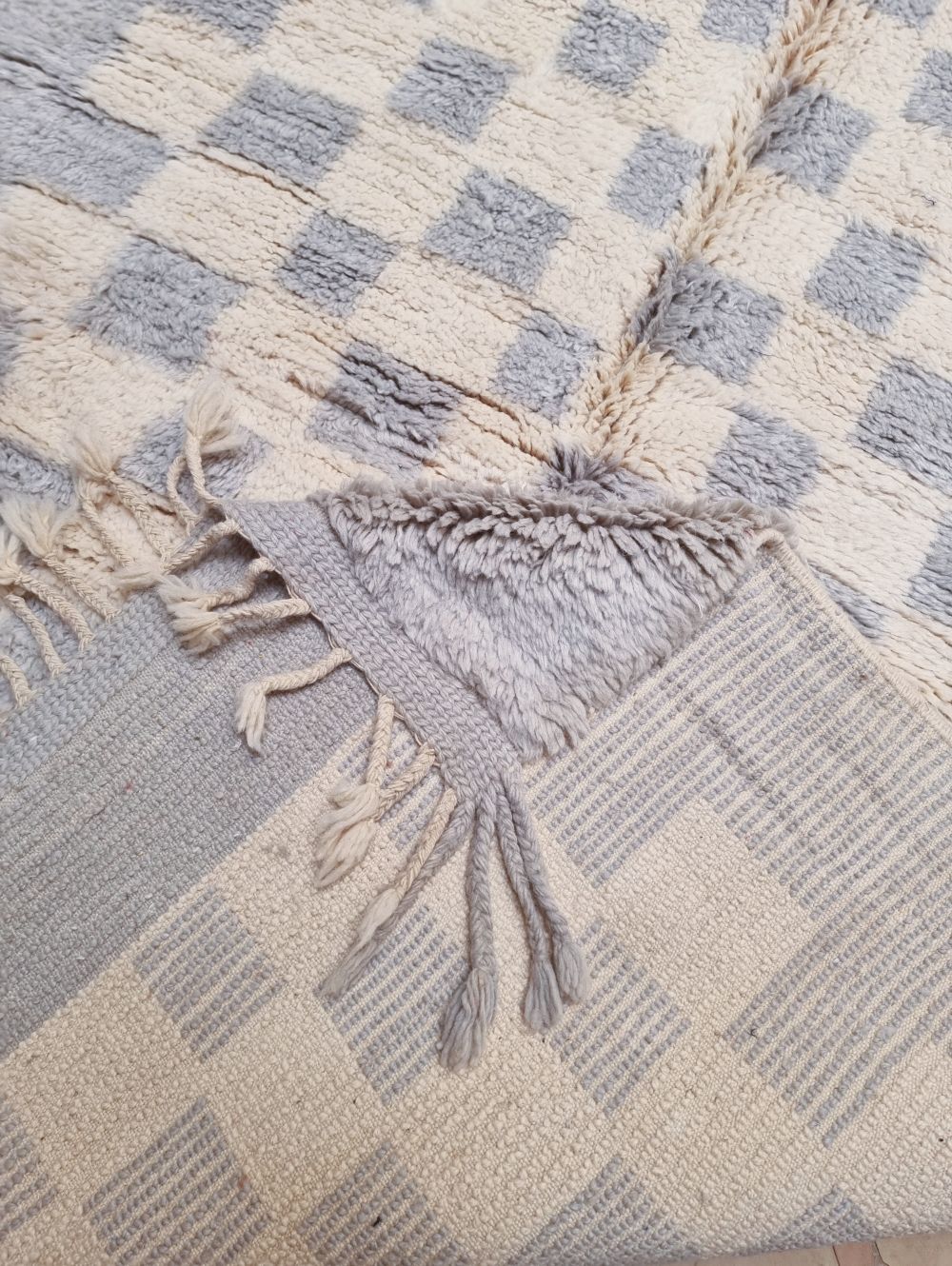 Moroccan Checkered Frame Rug 220x160cm