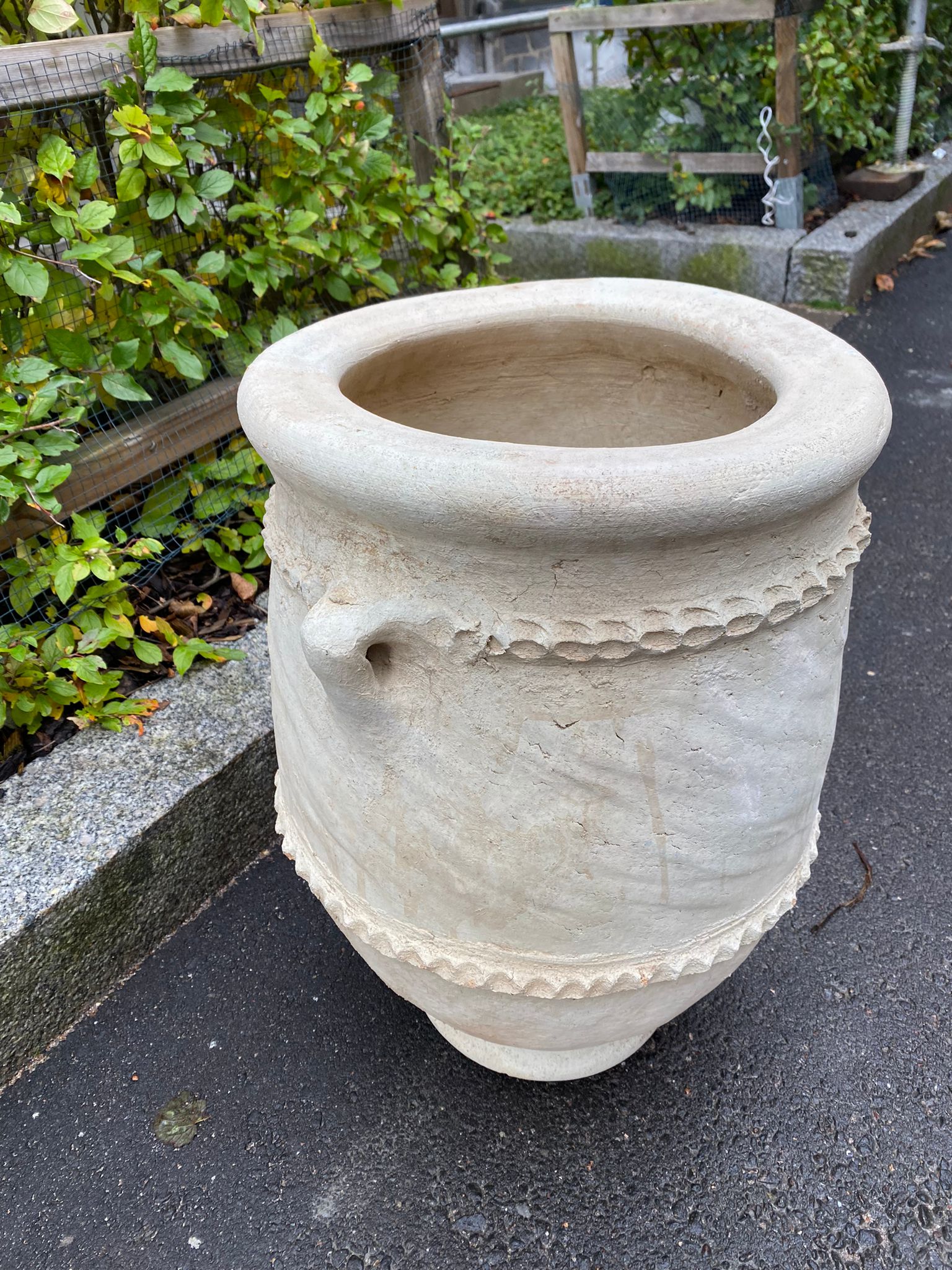 Ceramic plants pot