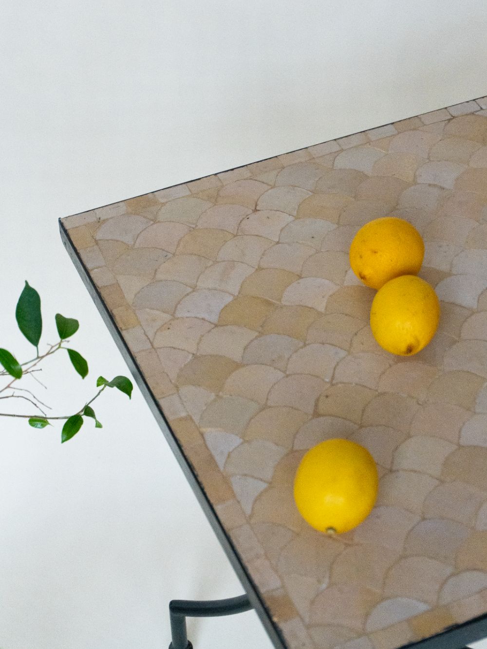 Mosaic Table Salmon Greige