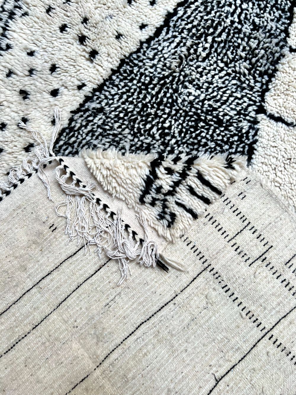 Moroccan Azilal Rug 280x190cm