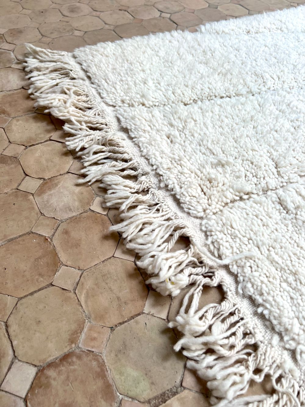 Marokkolainen valkoinen matto 295x205cm