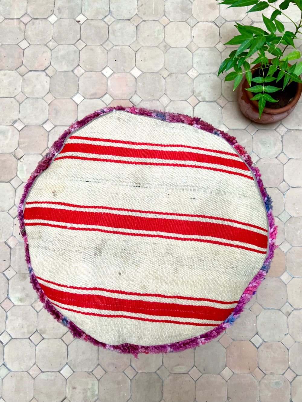 Moroccan Vintage Purple Round Pouf