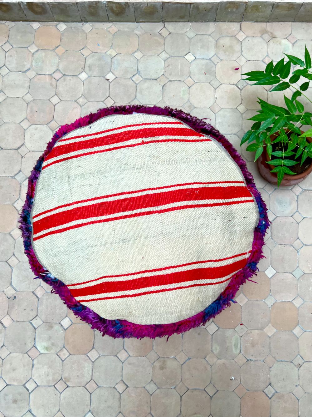 Moroccan Vintage Purple Round Pouf