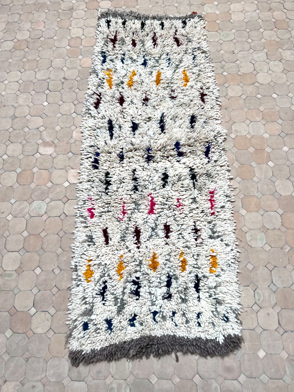 Marokkolainen vintage Azilal-matto 220x75cm