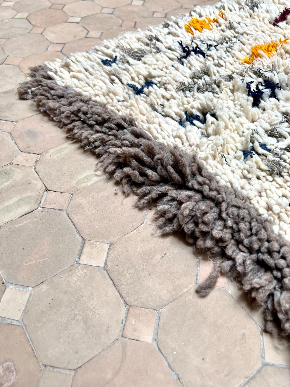 Marokkolainen vintage Azilal-matto 220x75cm