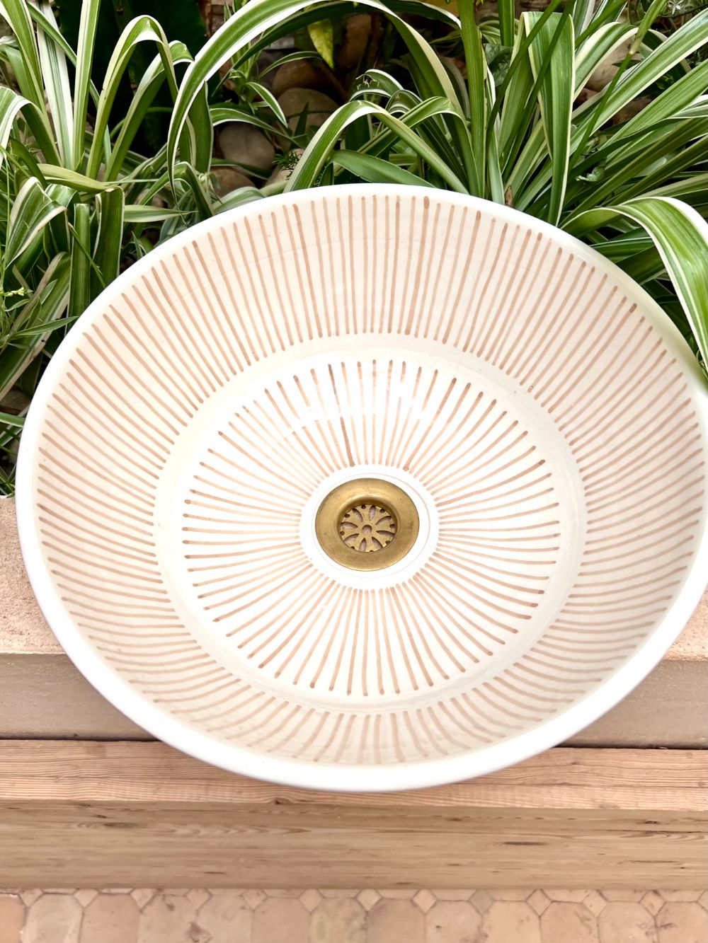 Order by Size: Moroccan Washbasin sink Beam