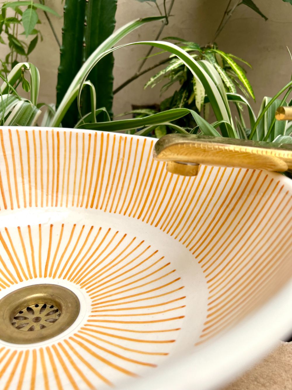 Order by Size: Moroccan Washbasin sink Beam