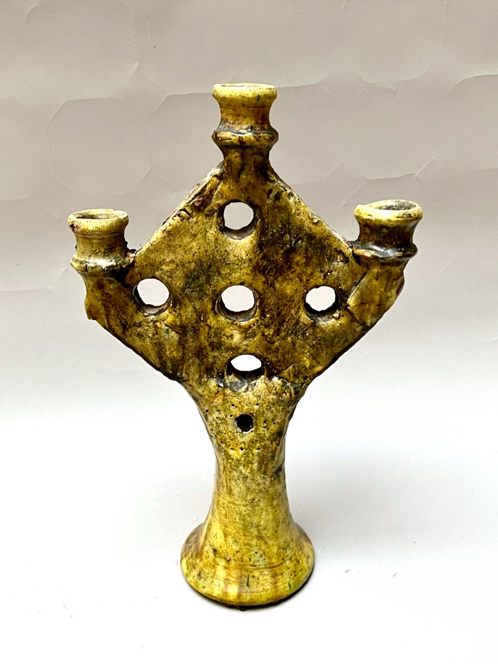 Keraaminen kynttilänjalka