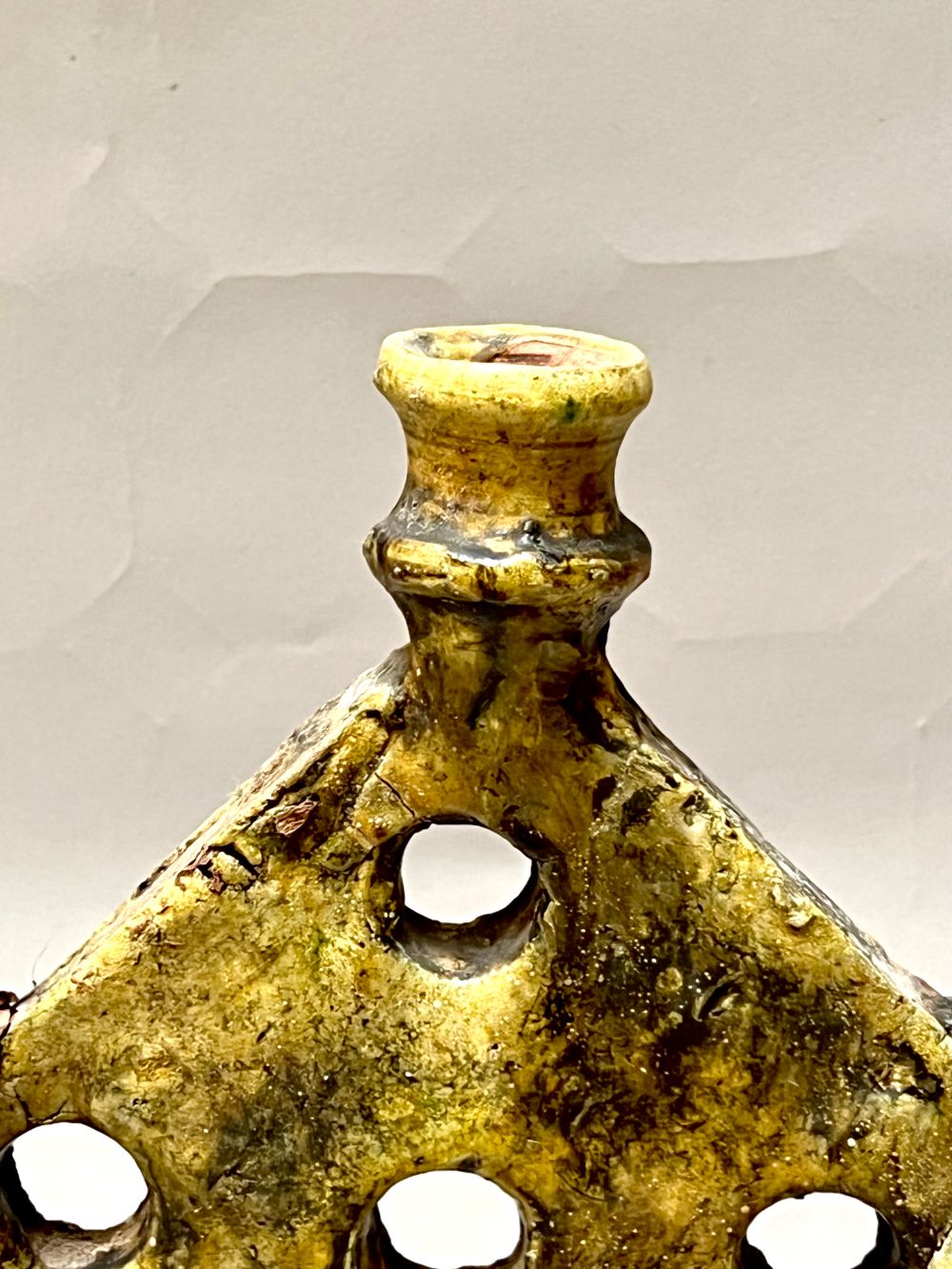 Keraaminen kynttilänjalka