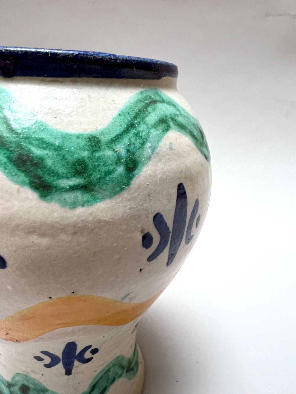 Keraaminen antiikkimaljakko