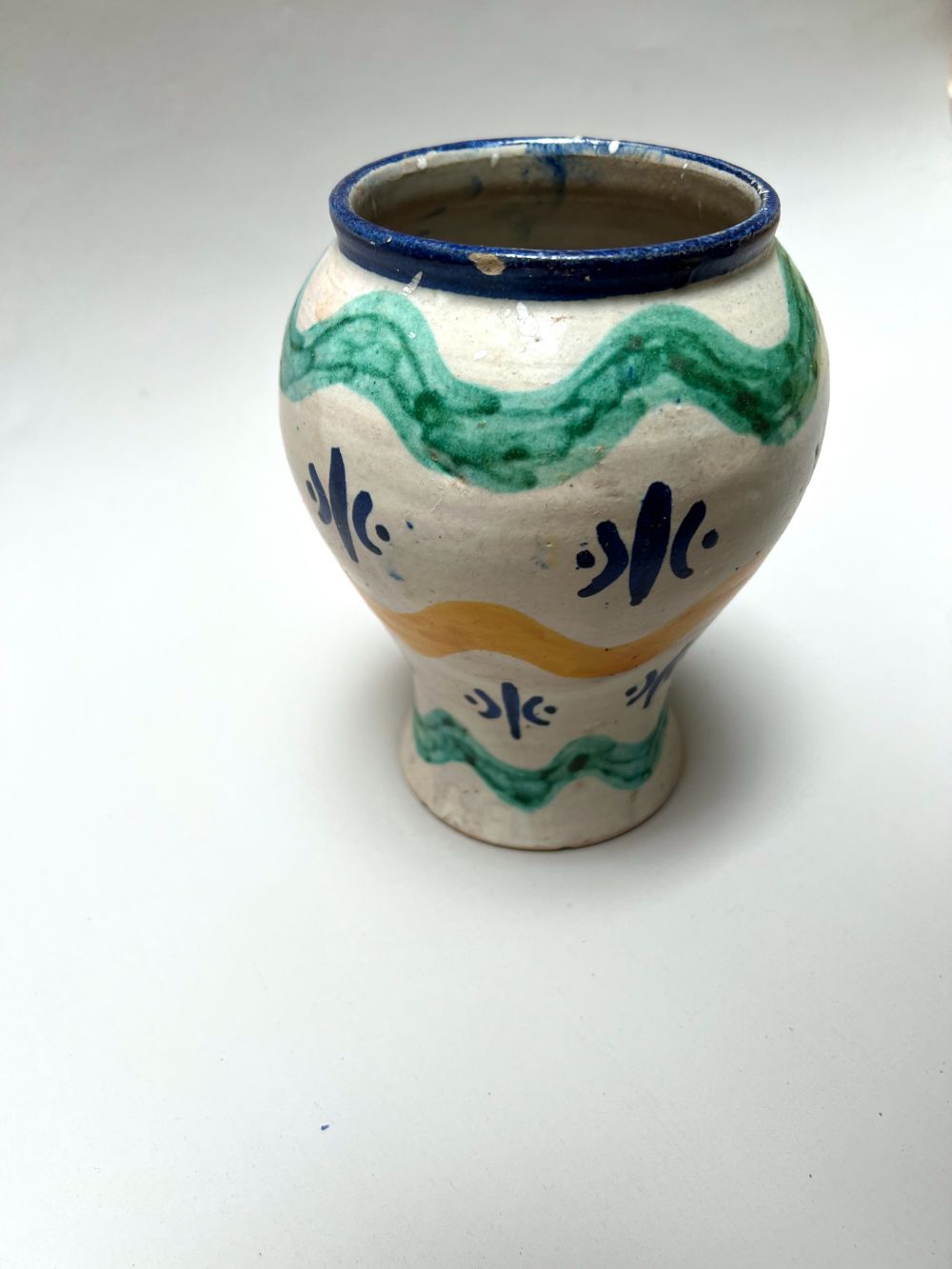 Keraaminen antiikkimaljakko