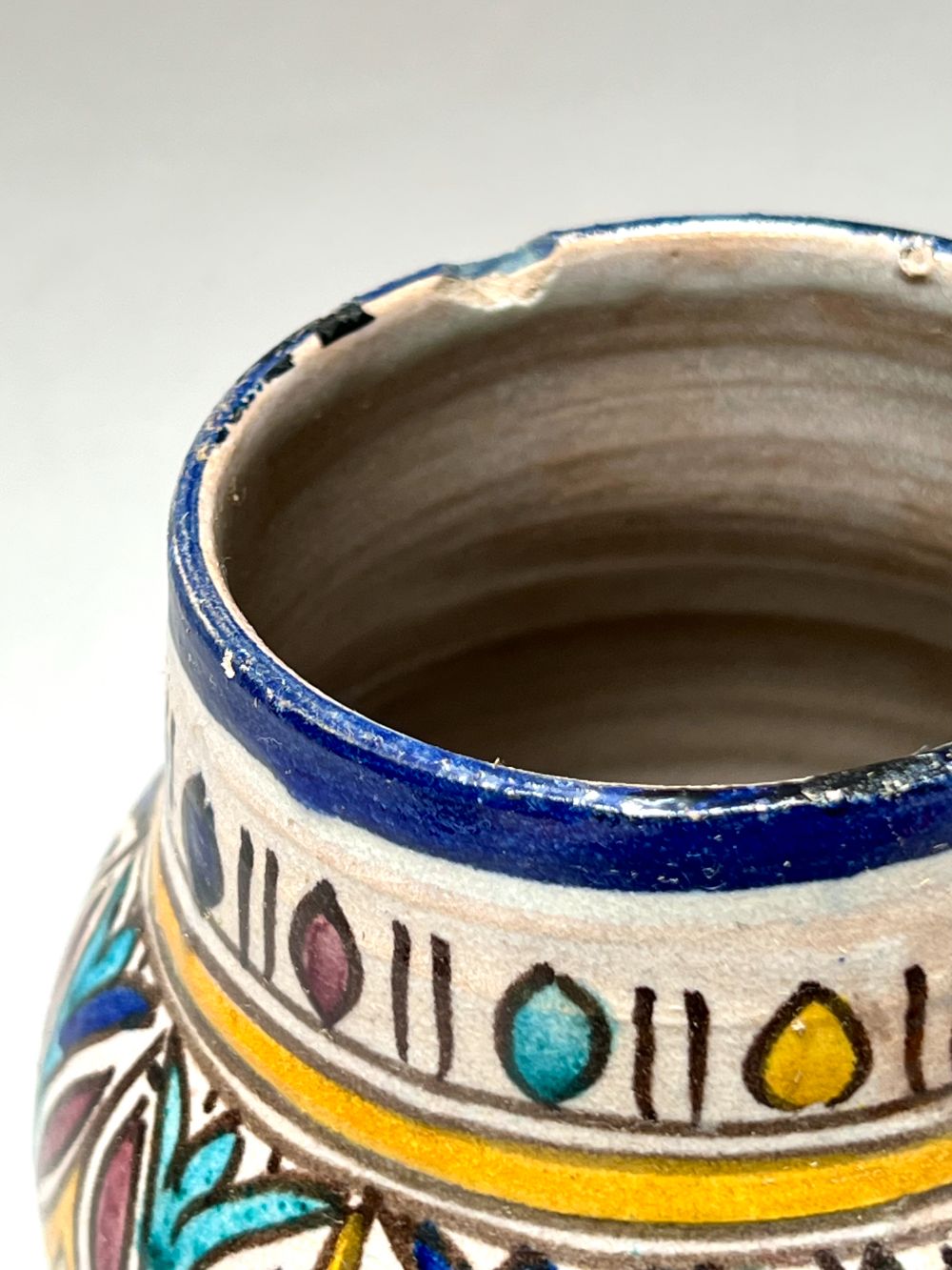 Keraaminen antiikkimaljakko