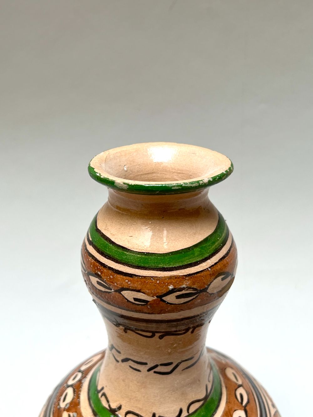 Keraaminen antiikkimaljakko