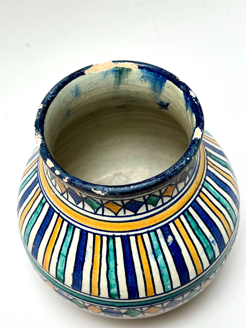 Keraaminen antiikkimaljakko