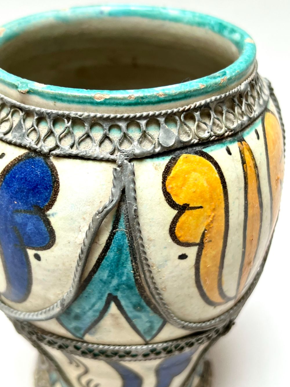 Keraaminen antiikkipurkki