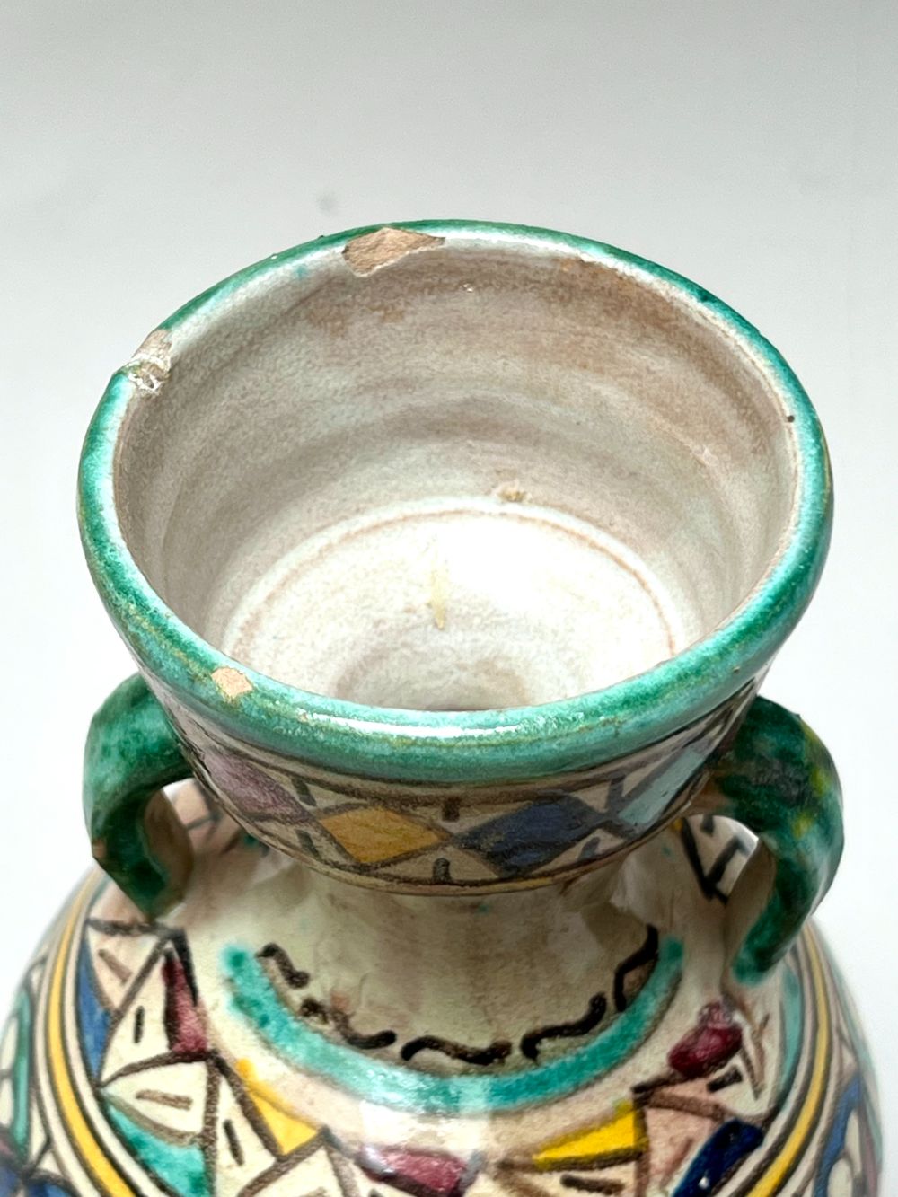 Keraaminen antiikkimaljakko