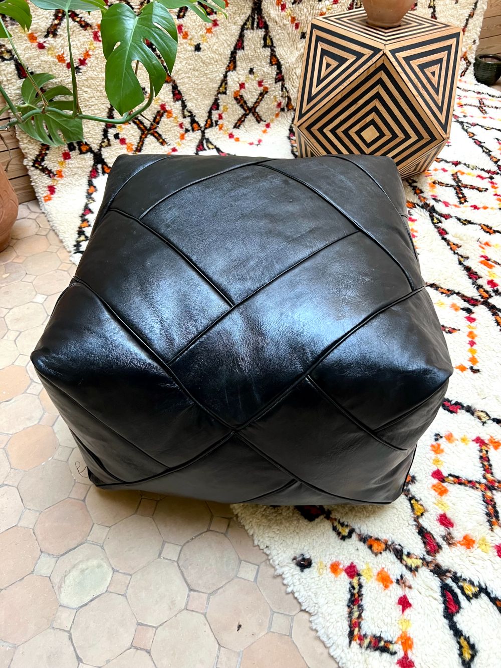 Leather Pouf Tuohi