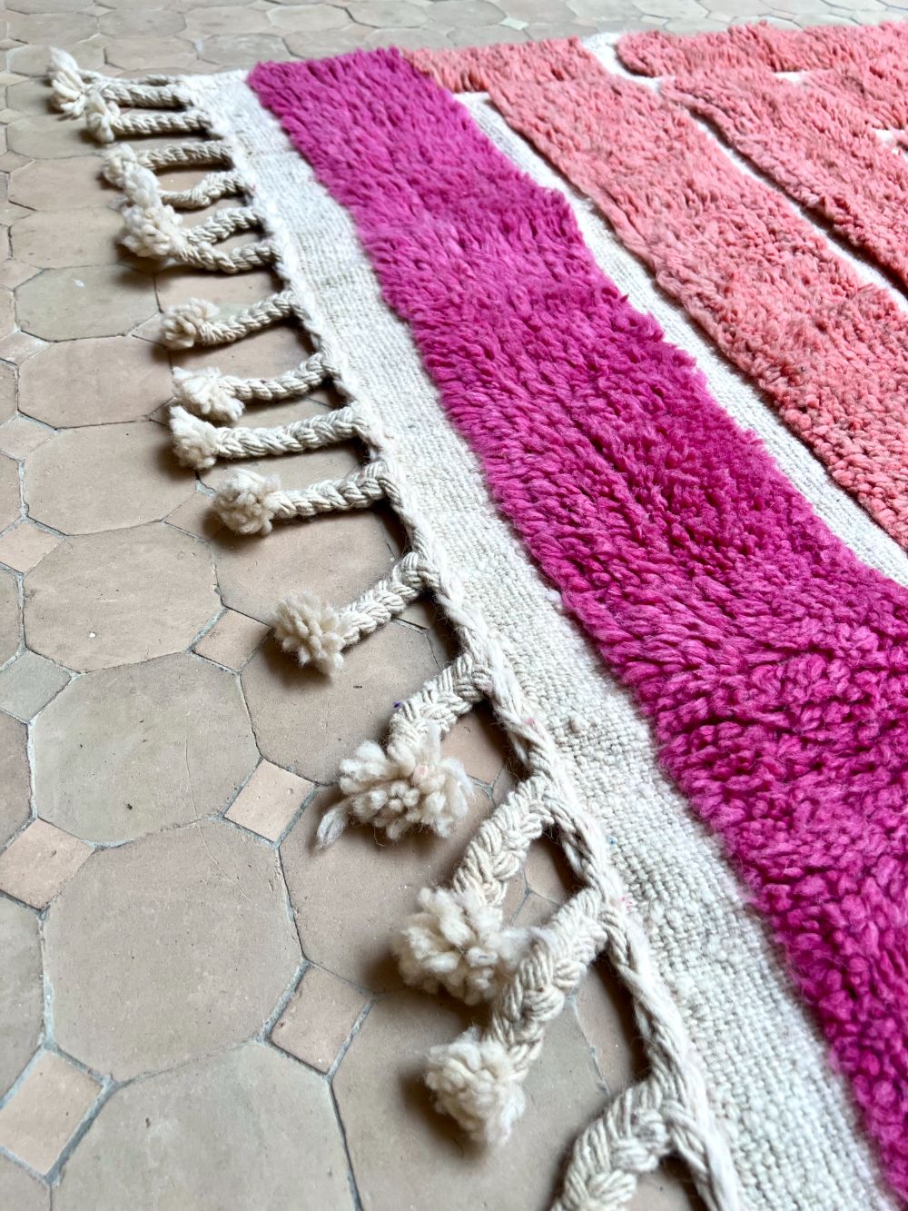 Marokkolainen Hattara matto 245x180cm