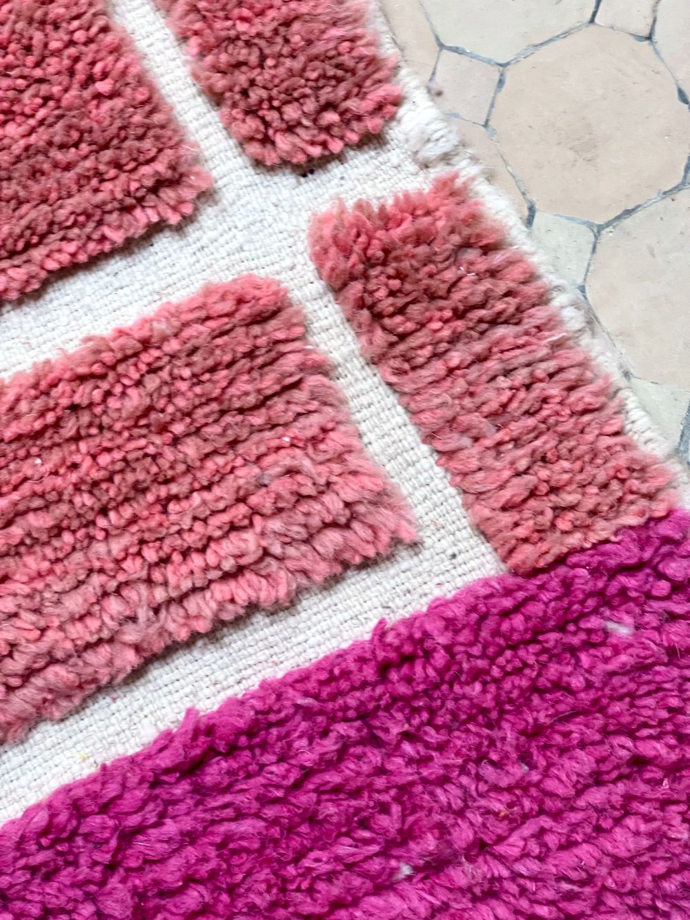 Marokkolainen Hattara matto 245x180cm