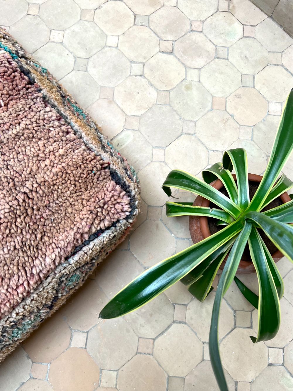 Maaster Peace Market : Moroccan Vintage Pouf