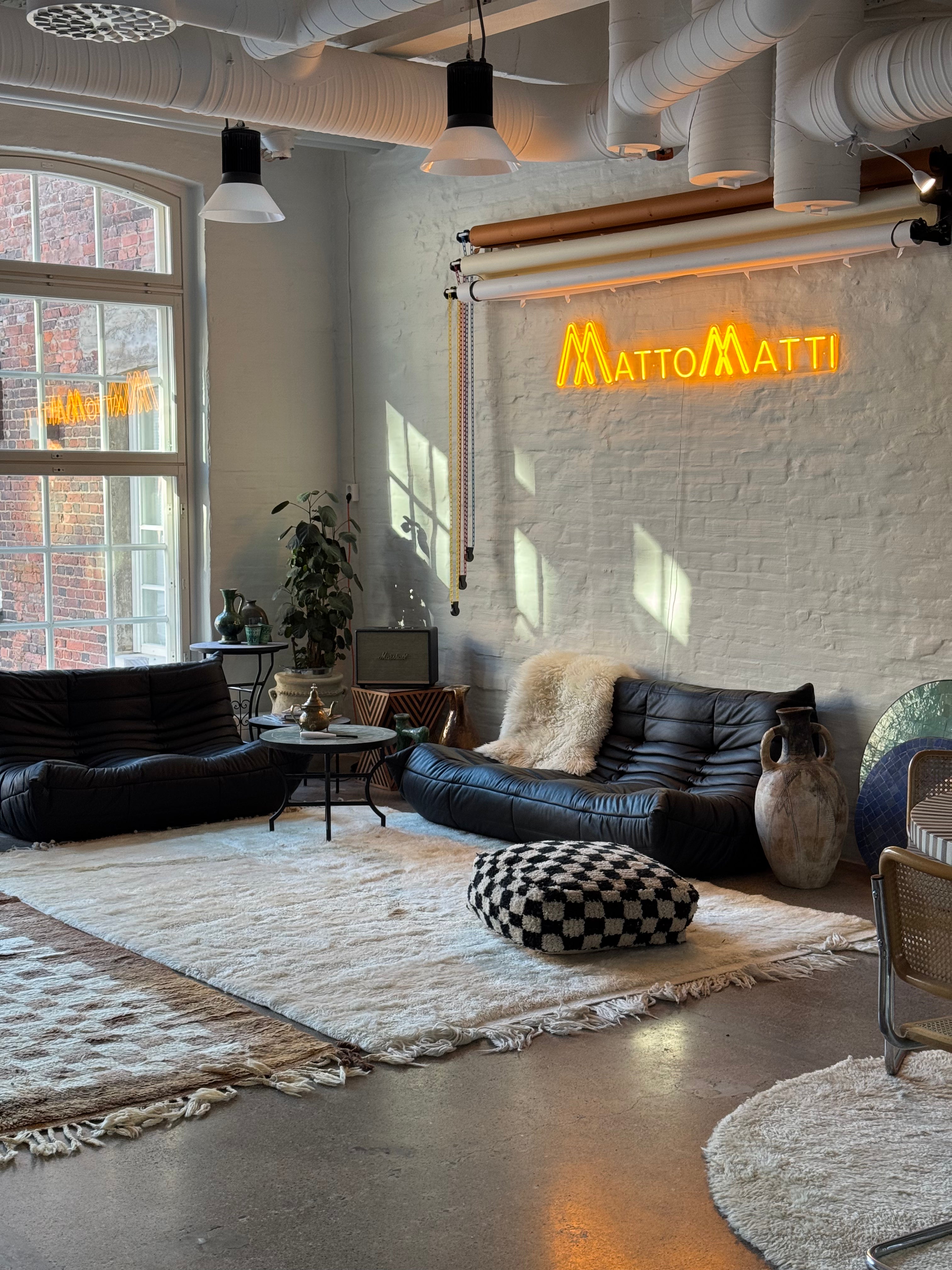 Appointment showroom