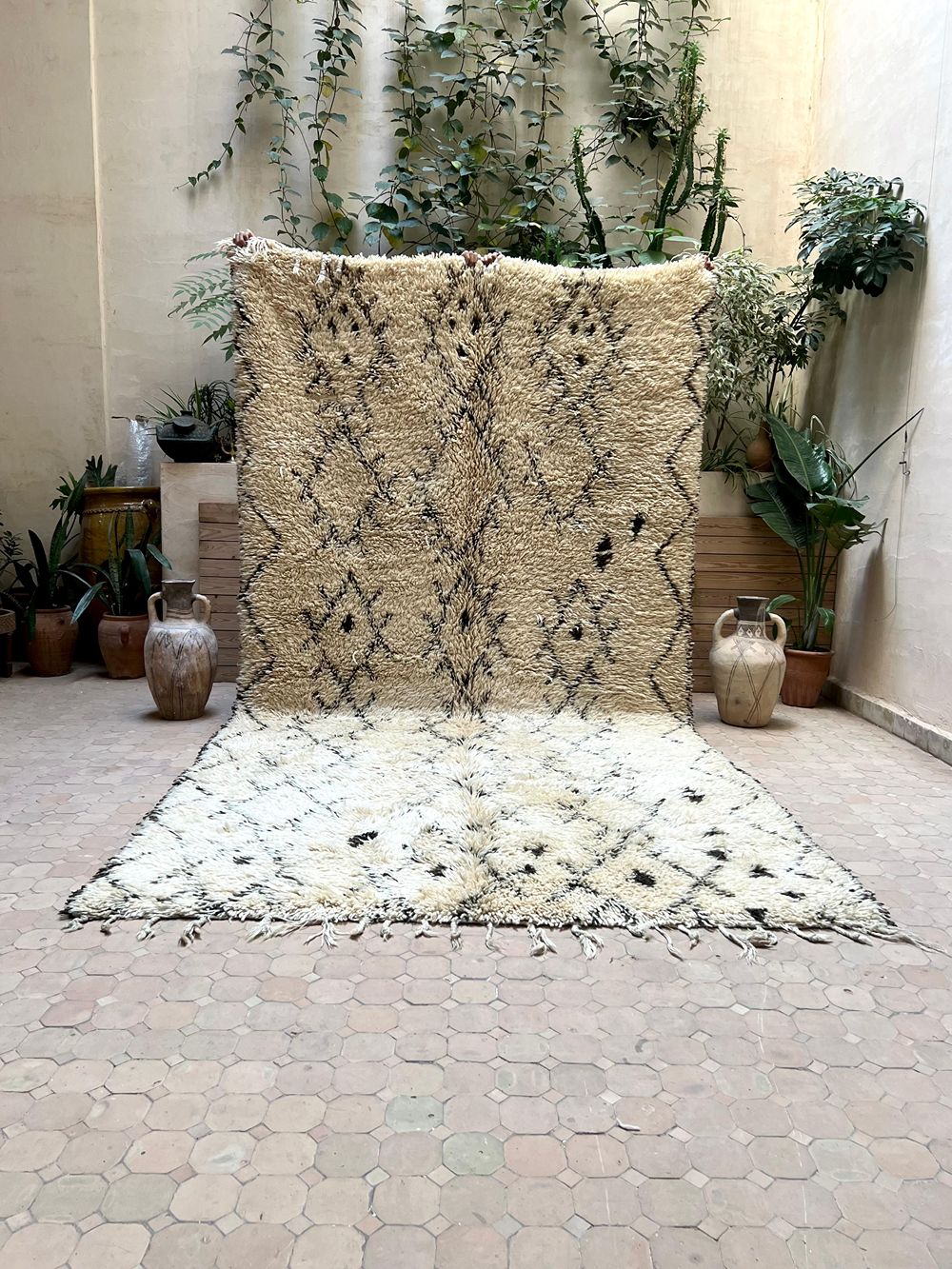 Moroccan Vintage Beni Ouarain Rug 375x190cm