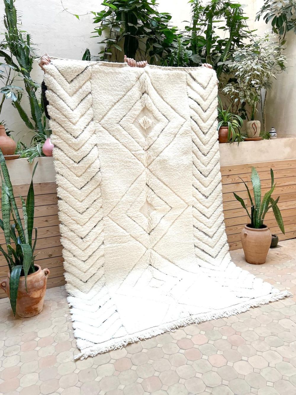 Nata - Moroccan Black & White Rug 245x150cm
