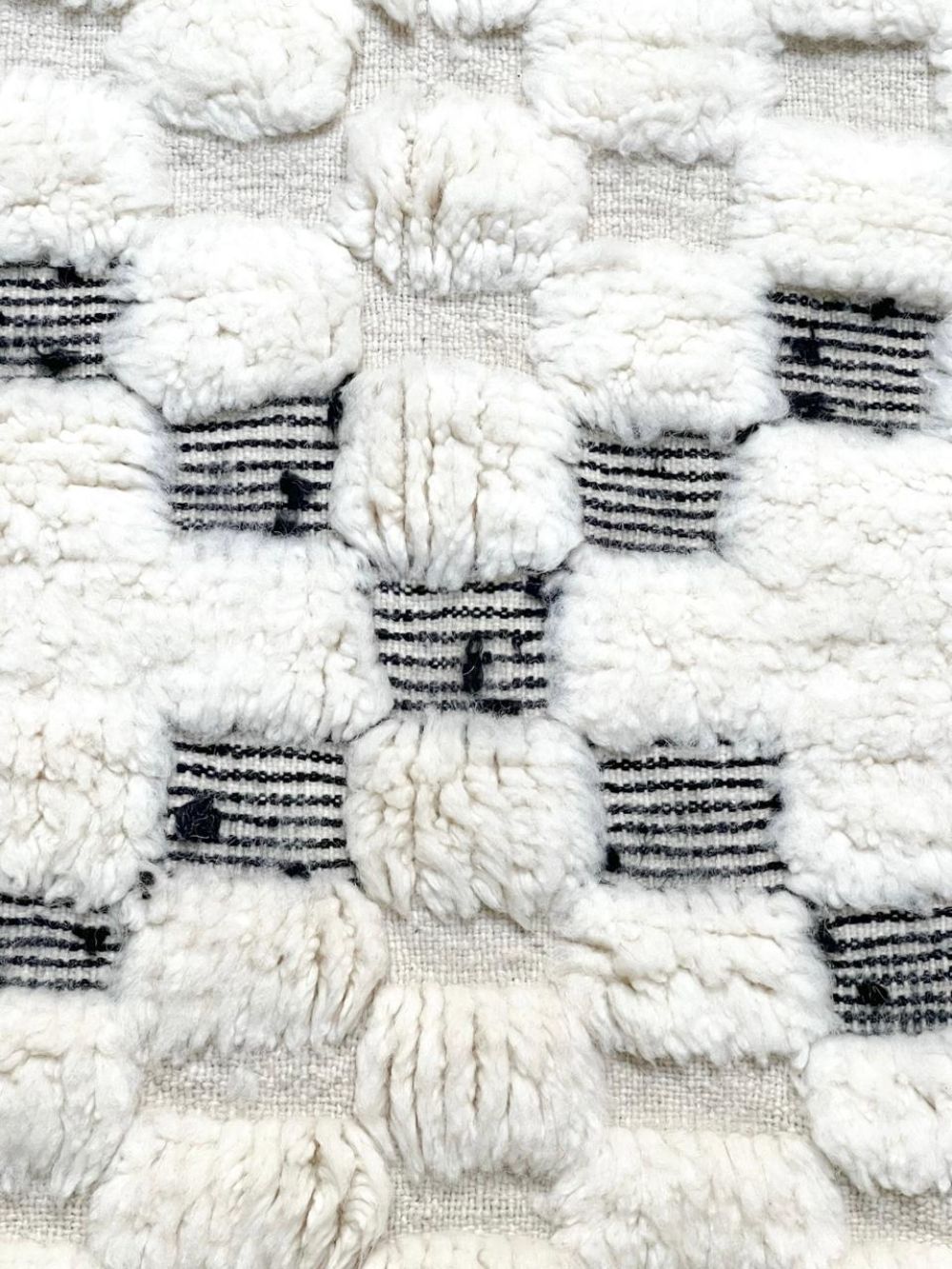 Marokkolainen mustavalkoinen matto 250x150cm