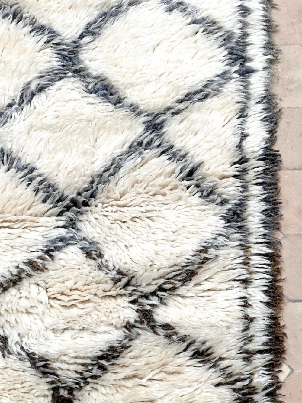 Moroccan Vintage Beni Ouarain Rug 380x190cm