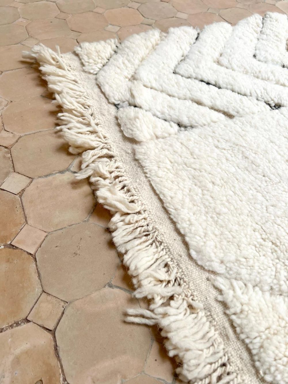 Nata - Moroccan Black & White Rug 245x150cm