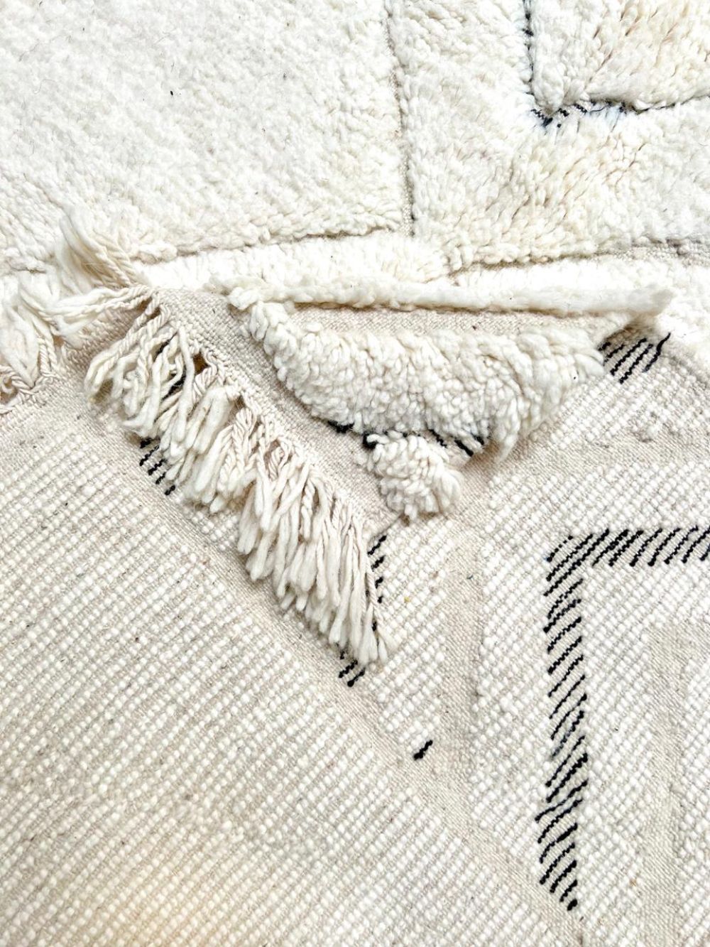 Nata - Moroccan Black & White Rug 245x150cm