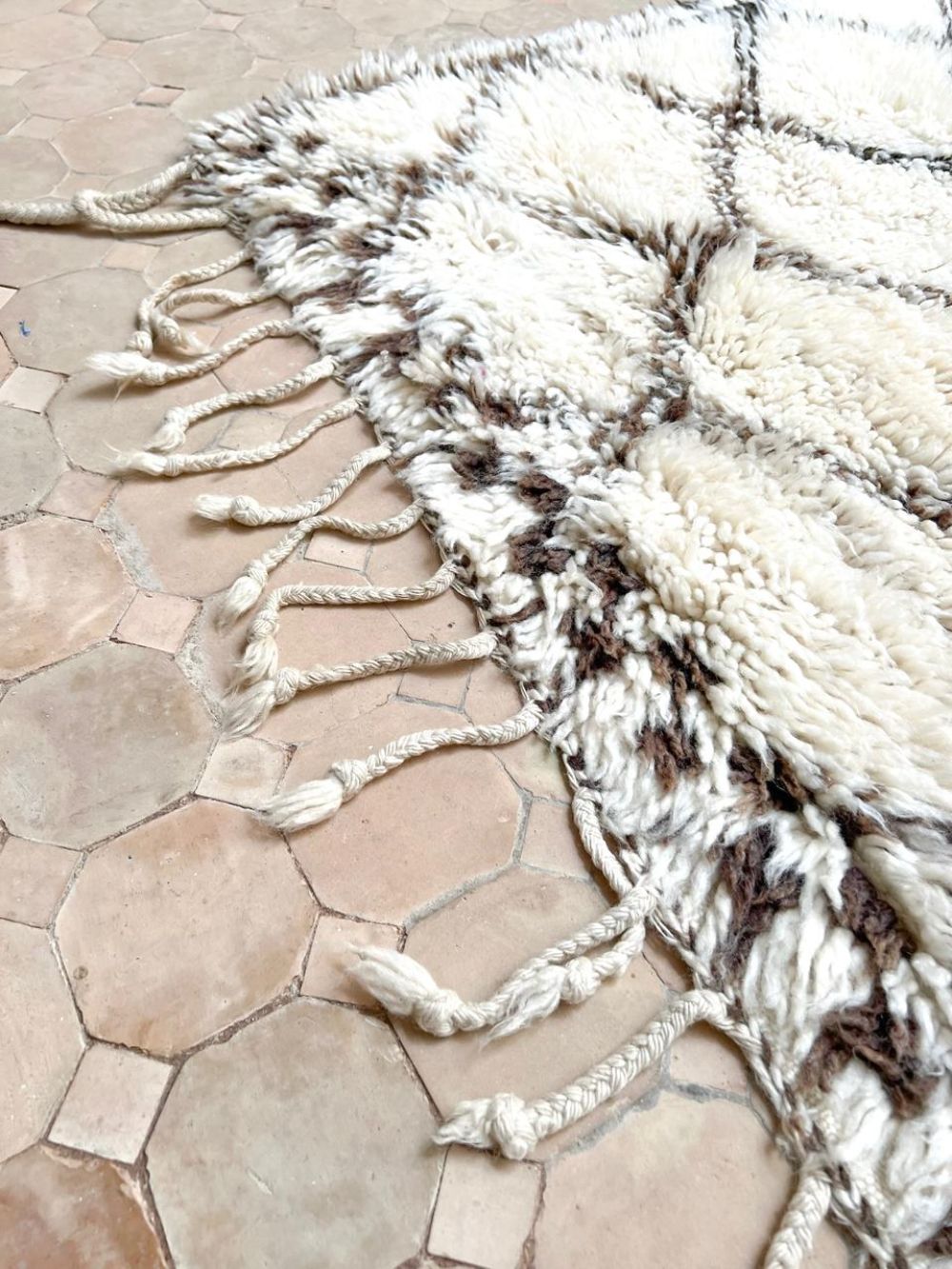 Moroccan Vintage Beni Ouarain Rug 380x190cm