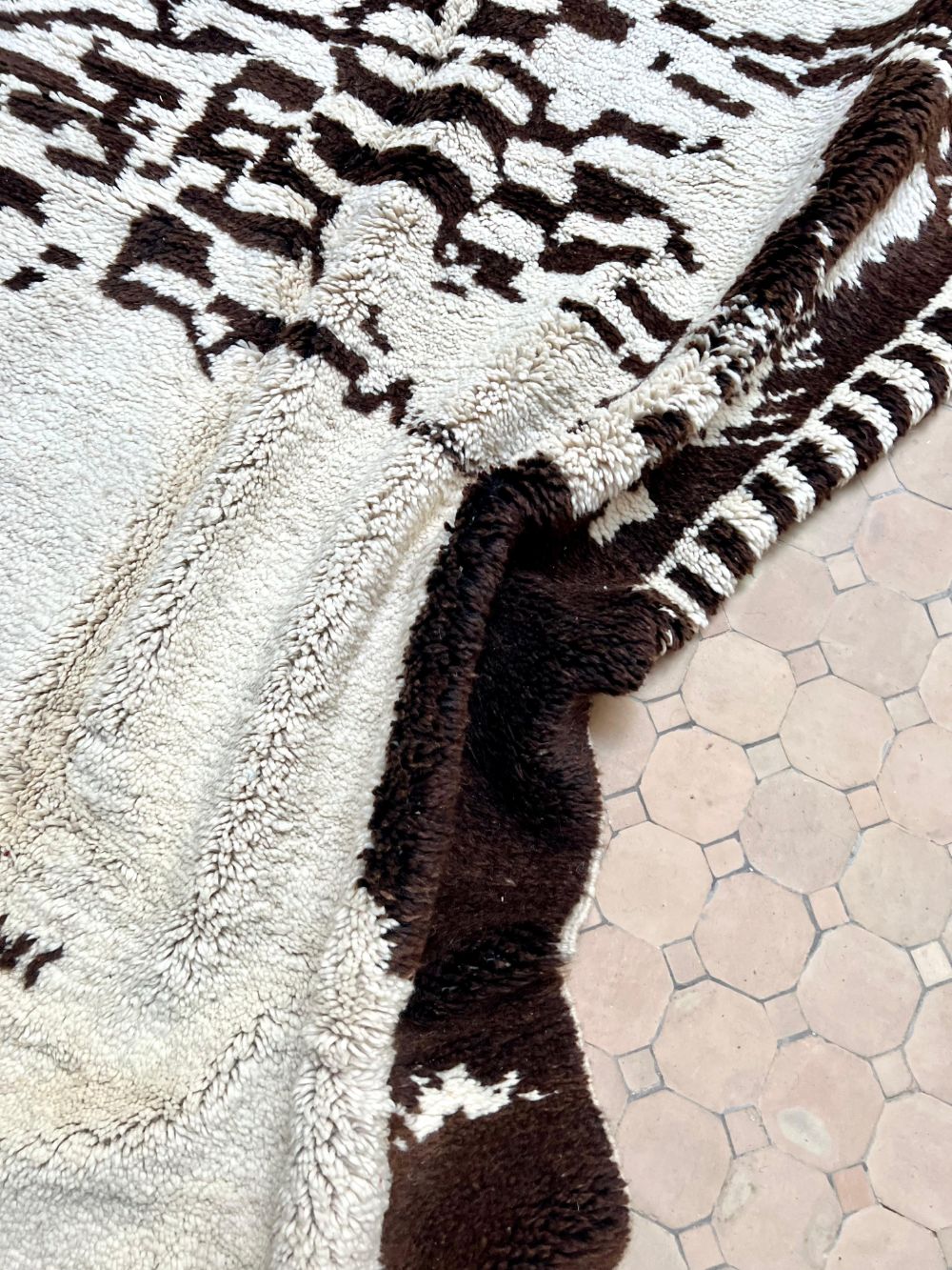 Moroccan Vintage Azilal Rug 240x160cm