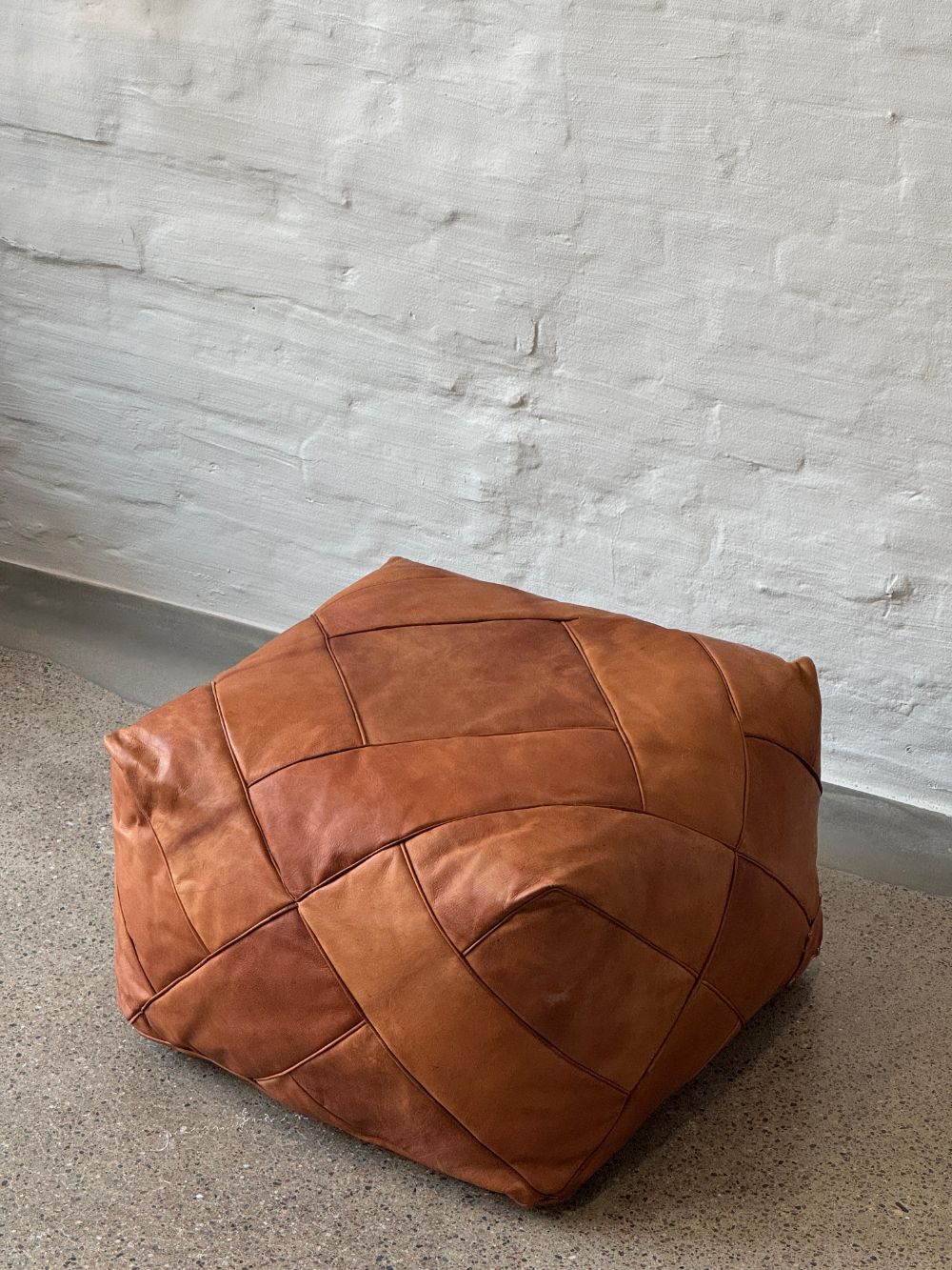 Leather Pouf Tuohi