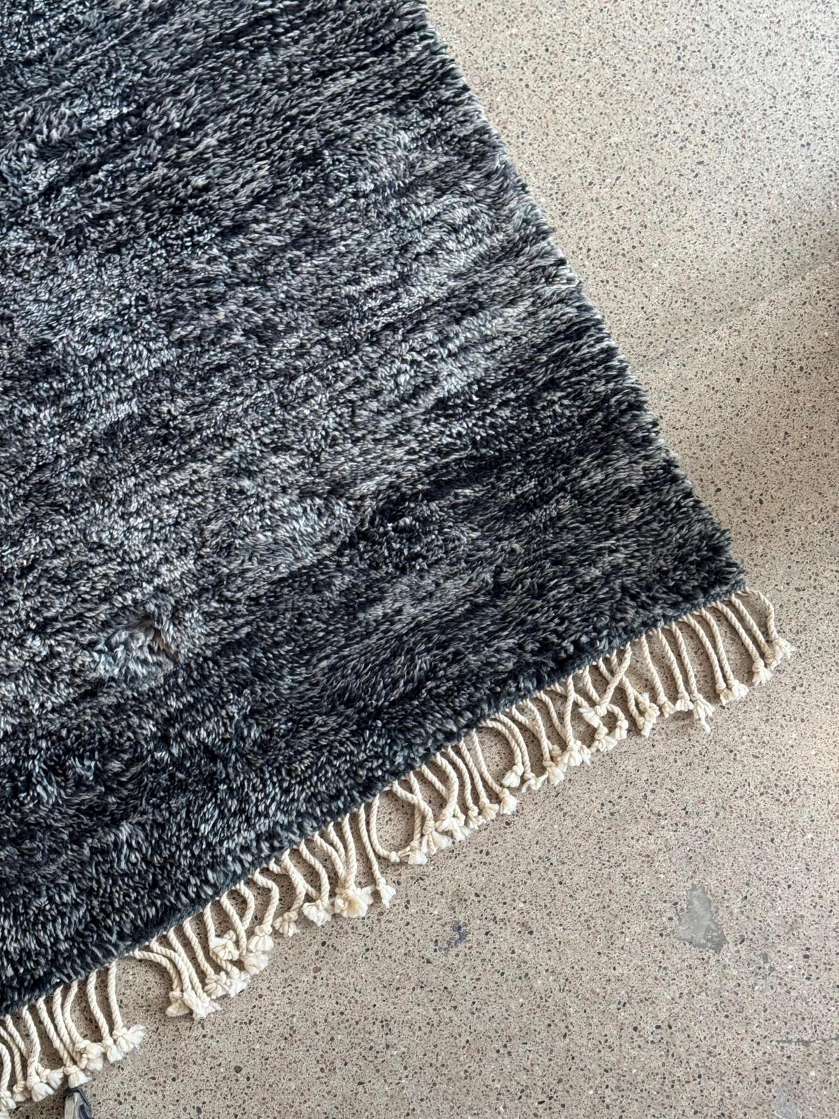 Moroccan Graphite Bear Rug 460x250cm