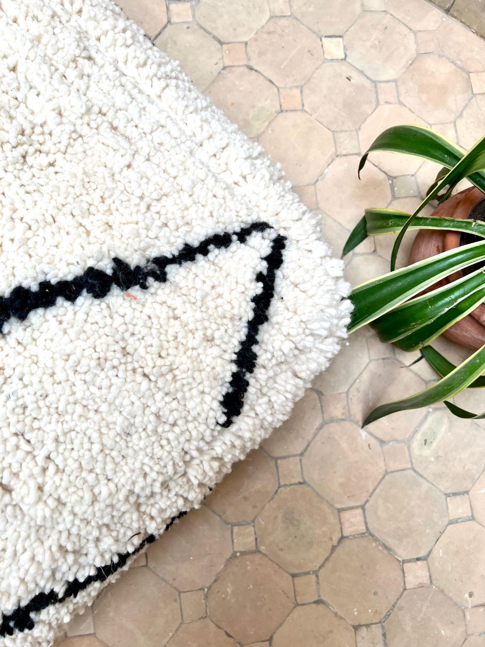 Moroccan Black and white Pouf