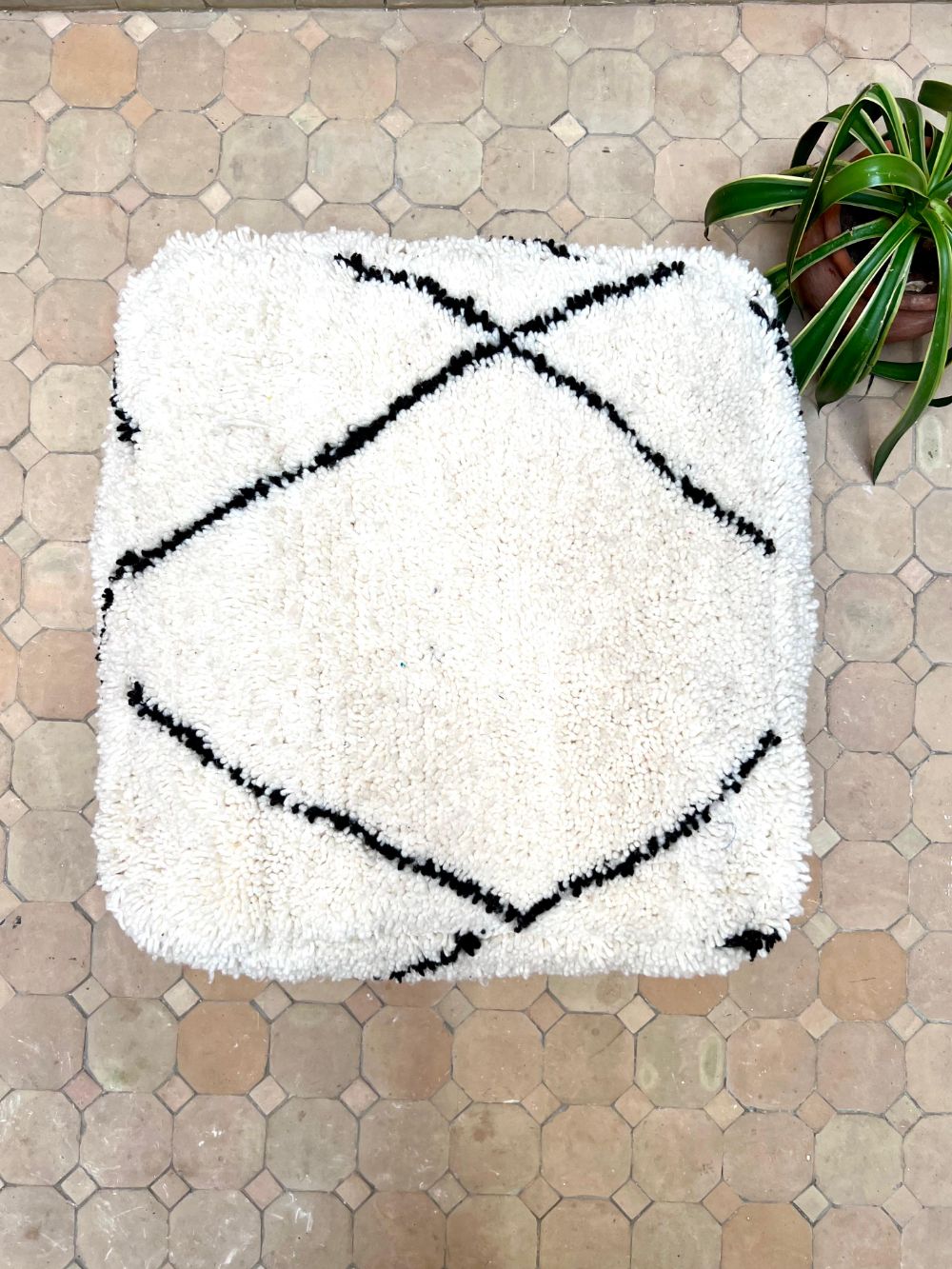 Moroccan Black and white Pouf