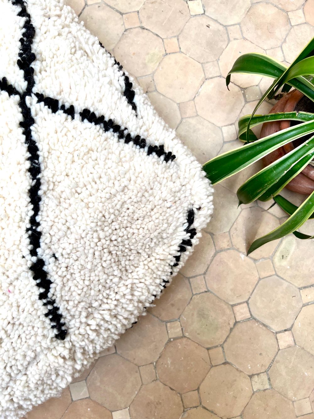 Moroccan Black and white Pouf