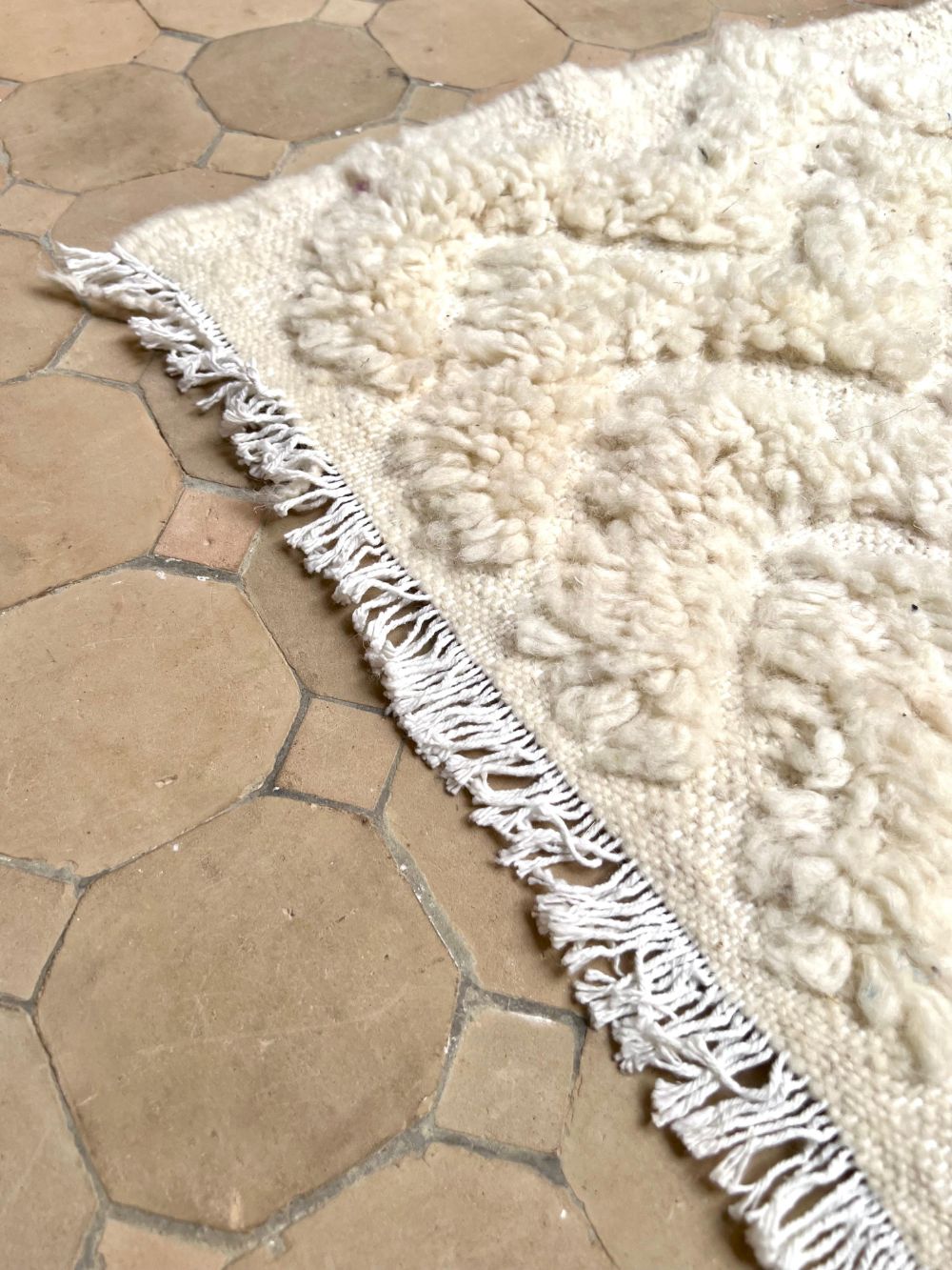 Marokkolainen valkoinen matto 105x50cm