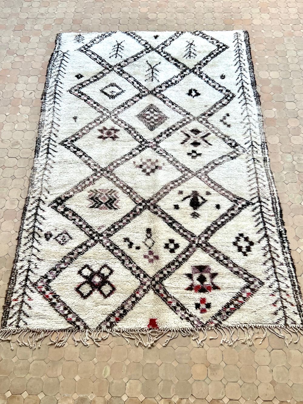 Reserved Päivi: Moroccan Vintage Beni Ouarain Rug 305x190cm